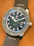2024 Captain Cook Green Dial Automatic Complete Set R32105318